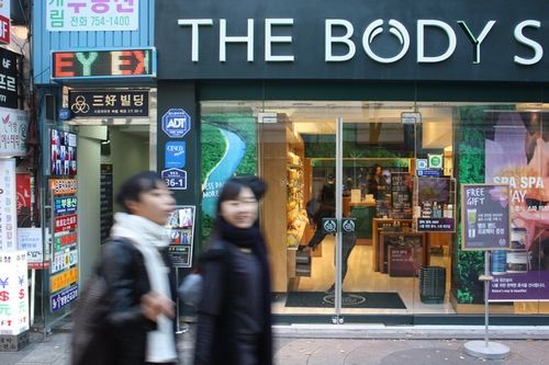 新浪旅游配图:韩国美妆店 摄影:长腿叔叔 新浪旅游配图:韩国美妆店 摄影:长腿叔叔